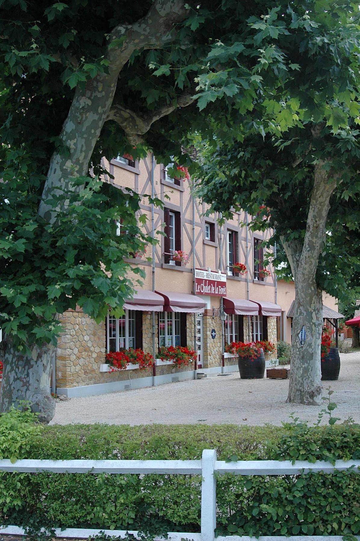 Le Chalet De La Foret Hotel 3 Etoiles Et Restaurant Vierzon Exteriör bild